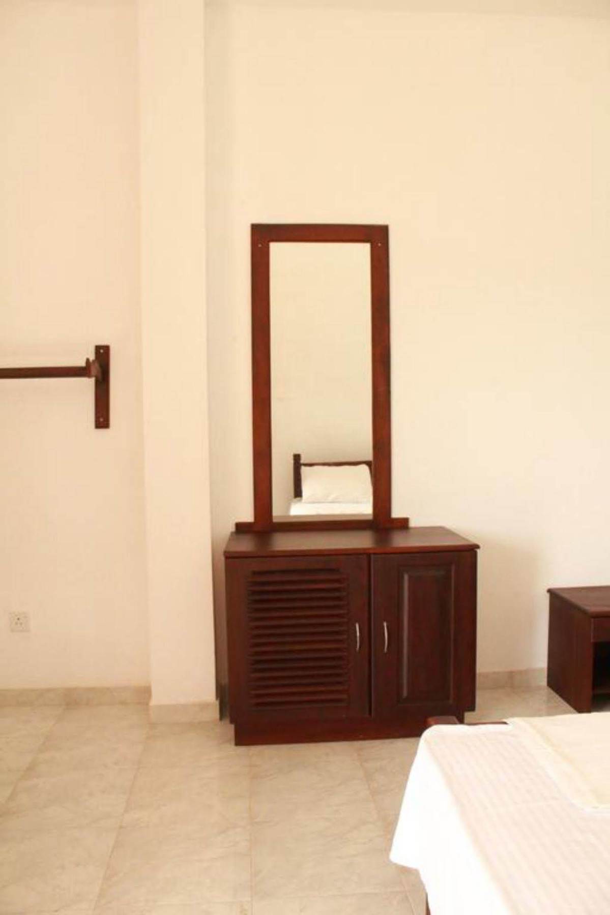 Pearl City Hotel Tissamaharama Kültér fotó